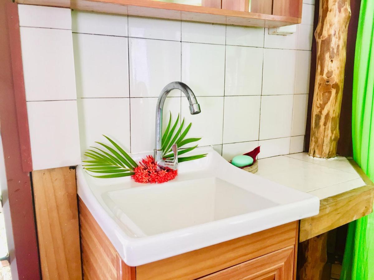 アピア Apaula Heights Lounge Bed & Breakfast エクステリア 写真