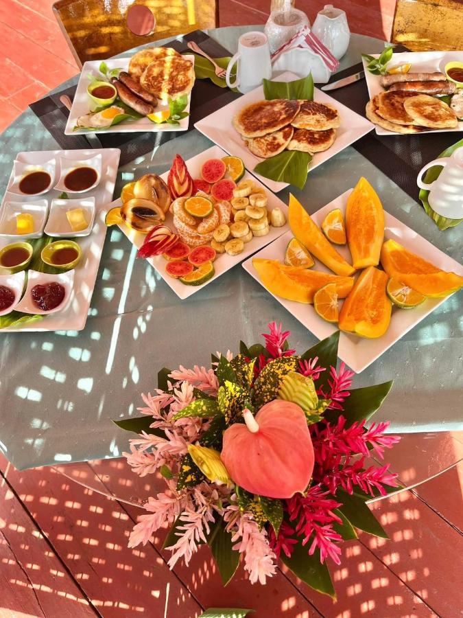 アピア Apaula Heights Lounge Bed & Breakfast エクステリア 写真