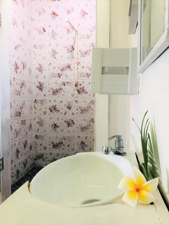 アピア Apaula Heights Lounge Bed & Breakfast エクステリア 写真
